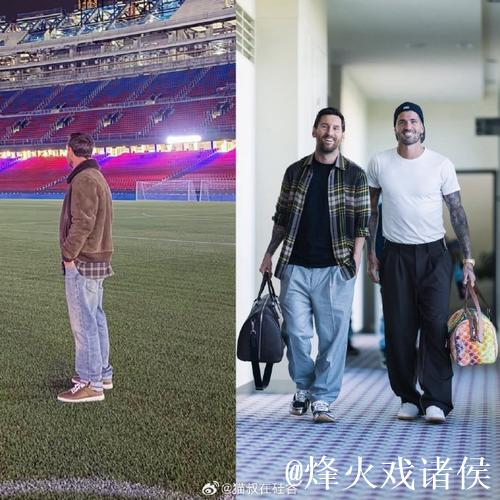 梅西脸带笑容与德保罗同坐面包车后排狭小空间，展现入乡随俗精神。